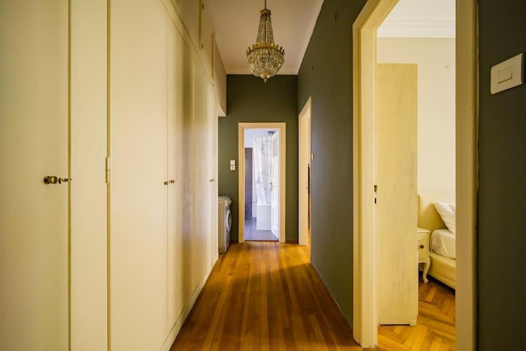 Emporikon Apartment Steps From Historic Center Athen Eksteriør bilde
