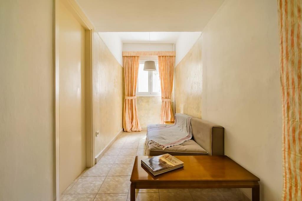 Emporikon Apartment Steps From Historic Center Athen Eksteriør bilde