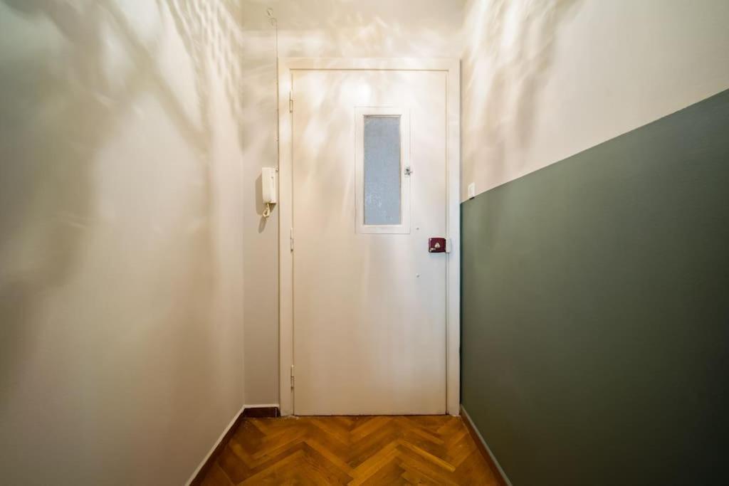 Emporikon Apartment Steps From Historic Center Athen Eksteriør bilde