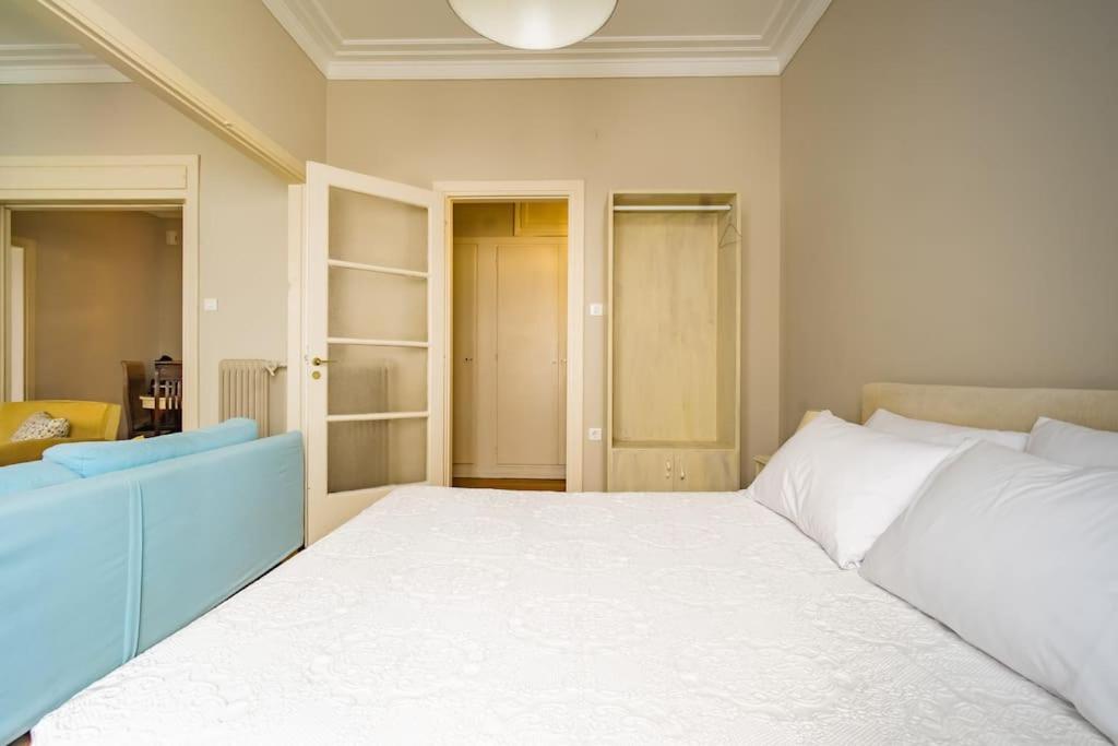 Emporikon Apartment Steps From Historic Center Athen Eksteriør bilde